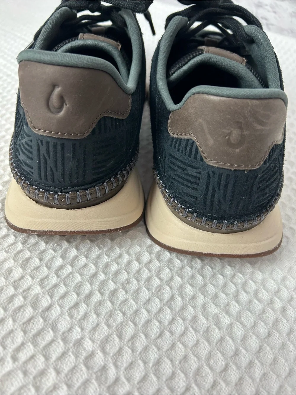 OluKai brand style
